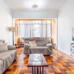 Amplo Apartamento - 3 Quartos - 1 Min Da Praia