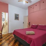 Amplo Apartamento - 3 Quartos - 1 Min Da Praia
